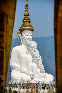 Tayland tapınağındaki Buda heykeli