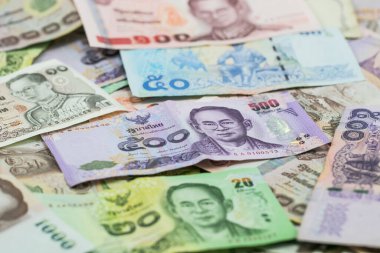 Bir yığın Amerikan doları banknotunu kapat.