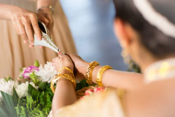 Anillos Boda Con Una Novia Novio — Foto de Stock