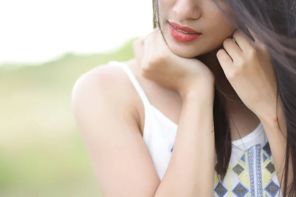 Portrait Beautiful Young Girl Posing Outdoor Beauty Fashion — ストック写真