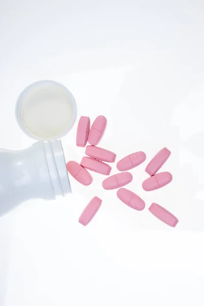 Pillole Che Fuoriescono Dal Flacone Delle Pillole Pillole Compresse Capsule — Foto Stock