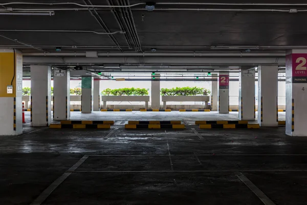 Empty Space Car Park Interior Afternoon Indoor Parking Lot Interior — Stock Photo, Image