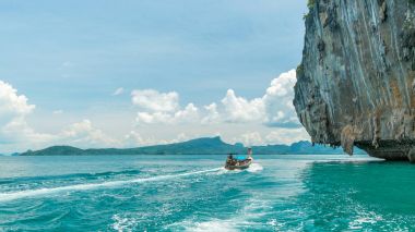 Kra BI Tayland denizde. Birçok çarpıcı plajları ve Adaları vardır.
