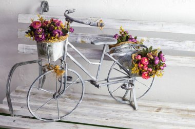 Tasarım Vintage Bisiklet Asya tarzı. Detaylı bisiklet, çiçek ve ekmek sepeti, Kahvaltı için bisiklet ile romantik Bisiklet