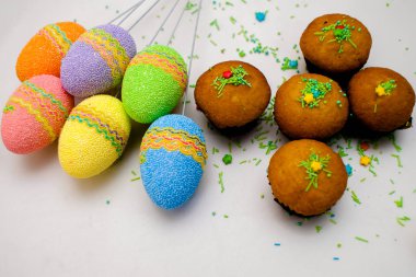 Renkli paskalya yumurtaları