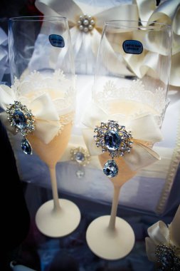 Zarif yemek masası.