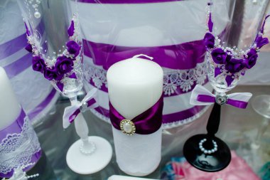 Zarif yemek masası.