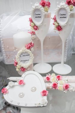 Zarif yemek masası.