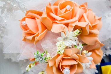 Zarif yemek masası.