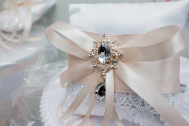 Zarif yemek masası.