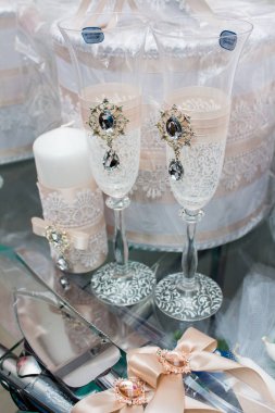 Zarif yemek masası.