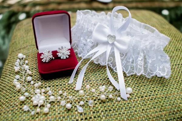 Gyönyörű gyűjteménye női esküvői kiegészítők. Reggel menyasszony. — Stock Fotó