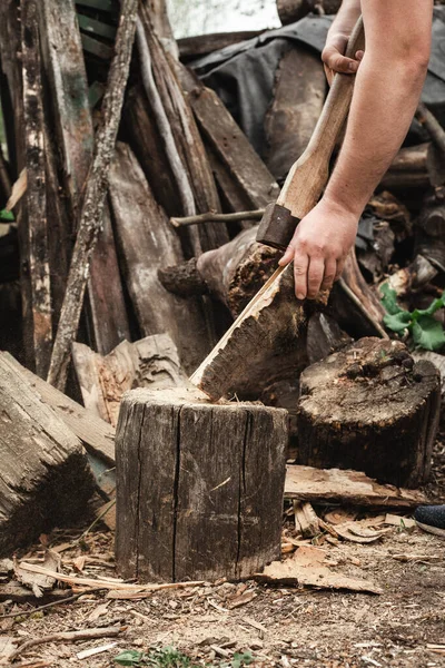 Strong Man Chopping Log Work Village — Stock Photo, Image