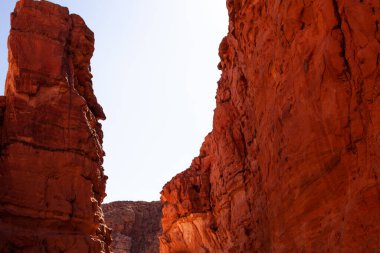 Uzun, canlı, doymuş ve güzel kanyonlar, Mısır ülkesi. Arkaplan resmi