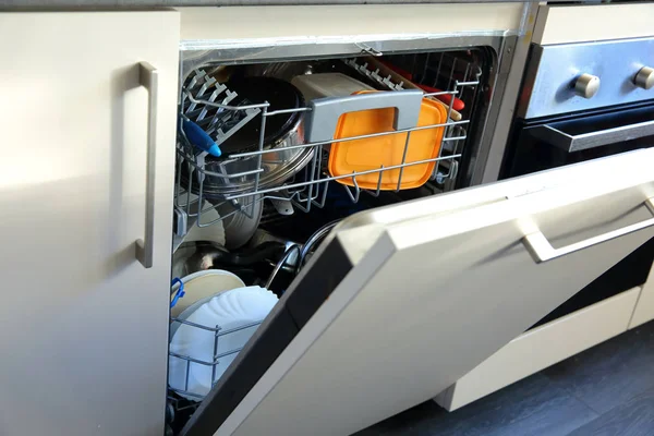 Посудомийна Машина Посуду Столові Прибори Заощаджують Час Гроші Посудомийна Машина — стокове фото