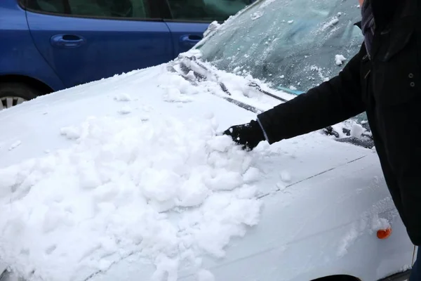 Cuando Está Nevando Cada Coche Pie Estacionamiento Está Cubierto Con — Foto de Stock