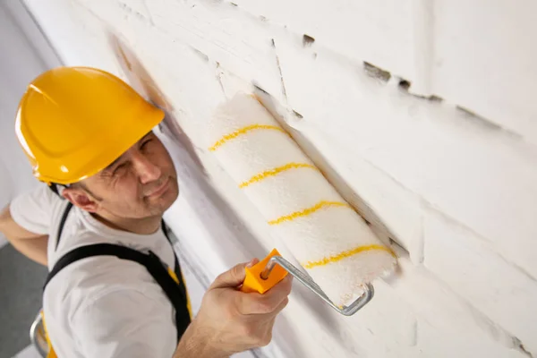 Pintar Toda Pared Con Pincel Grueso — Foto de Stock