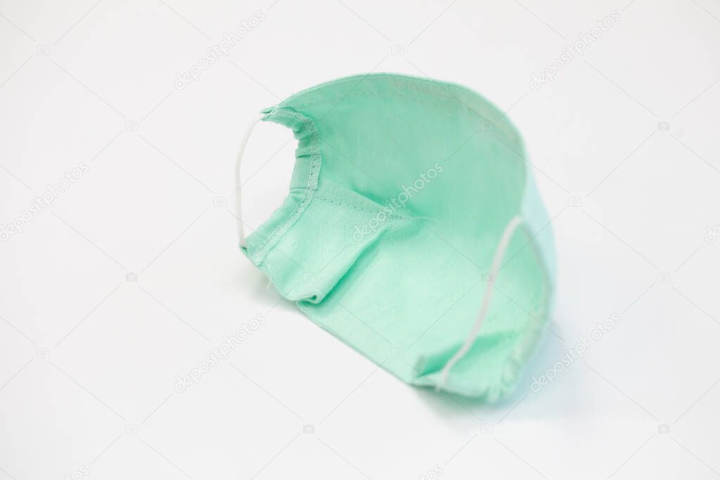 Protective respiratory mask for people that reduces the risk of infection with viruses and bacteria.