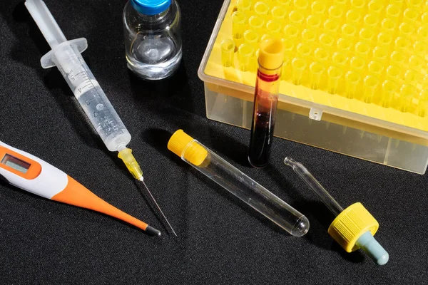Cada Frasco Para Injetáveis Sangue Transportado Para Laboratório Para Testes — Fotografia de Stock