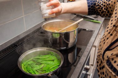 Hafif bembeyaz sebzeler her vejetaryen için en iyi ikramlardır..