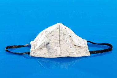 Özel görevler ve dekorasyonlar için her şeyden önce koruyucu maske.