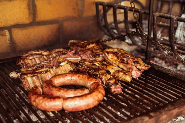 Parrillada Argentinsk Grillmat Lag Levende Kull Ingen Flamme Biff Asado – stockfoto