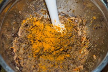 Sağlıklı yiyecekler, diyet, konsept vegan protein kaynağı. Raw of legumes mix (havuç, kırmızı mercimek, biber, patates). Üst görünüm.