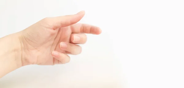 Kapalı Kadın Eli Parmaklarında Bir Şey Tutuyor Kadın Sanal Nesneyi — Stok fotoğraf