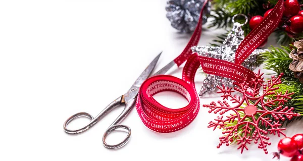 Різдвяні стрічки ножиці прикраси прикордонного дизайну — стокове фото