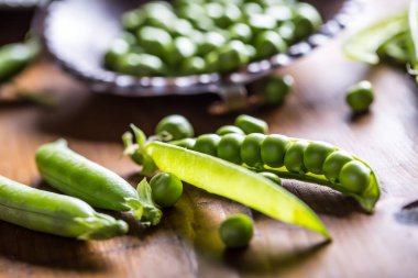 Bezelye. Yeşil bezelye. Taze ev yapımı bezelye