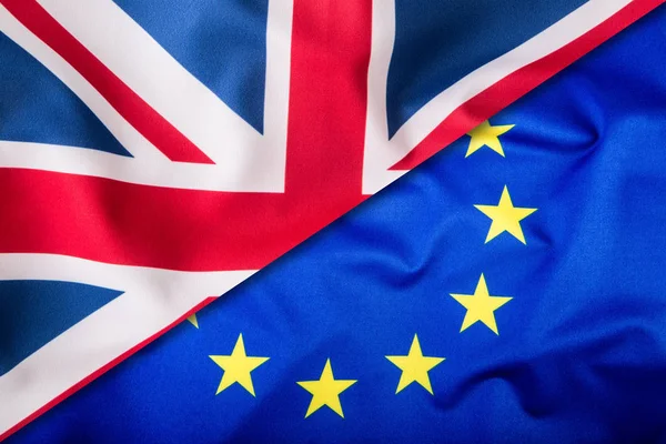 Drapeaux du Royaume-Uni et de l'Union européenne. Drapeau britannique et drapeau de l'UE. drapeau Jack Union britannique — Photo