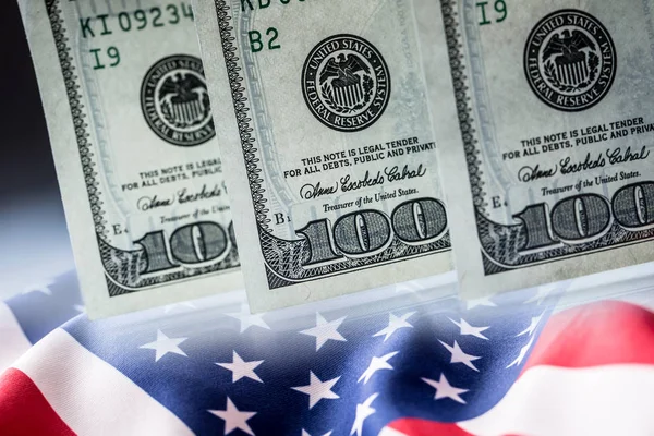 Американская банковская концепция. Флаг США и Соединенных Штатов Америки — стоковое фото