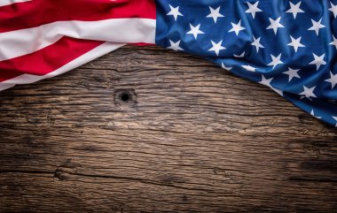 ABD bayrağı. Amerikan bayrağı. Amerikan bayrağı serbestçe ahşap tahta üzerinde yalan. Yakın çekim Studio vurdu. Tonda fotoğraf