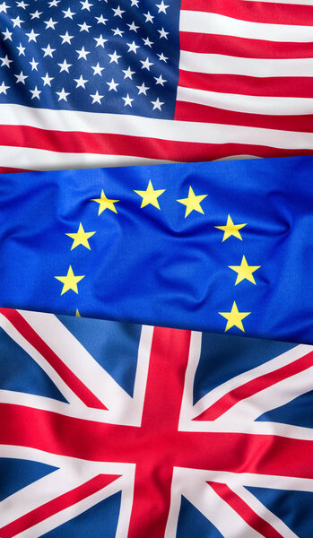 Флаги США и ЕС. Коллаж из трех флагов. Флаги Великобритании и США вместе
