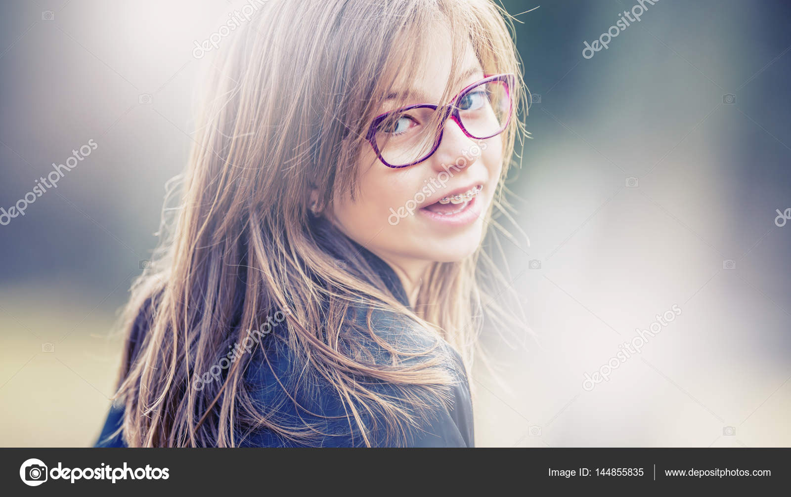 Teen Mit Brille Teen Mit Brille