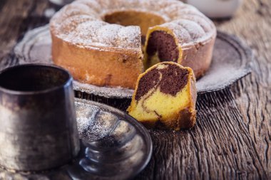 Mermer Kek. Paskalya kek. Mermer Kek Kupası kahve toz şeker ve mutfak vintage kap