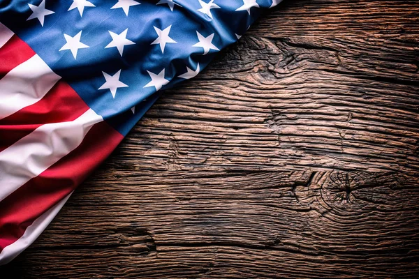 Amerikan bayrağı. Rustik meşe ABD bayrağı çapraz olarak yönetim kurulu — Stok fotoğraf