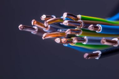 Grup renkli elektrik kabloları - studio vurdu
