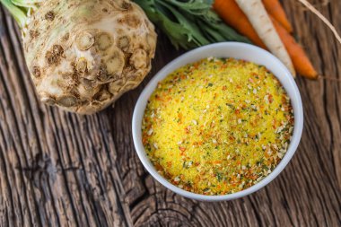 Çeşni kurutulmuş havuç maydanoz kereviz parsnips ve tuz ile ya da ezelî Glutamat Vegeta baharat baharat