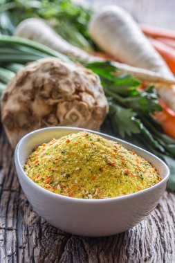 Çeşni kurutulmuş havuç maydanoz kereviz parsnips ve tuz ile ya da ezelî Glutamat Vegeta baharat baharat