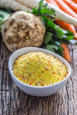 Çeşni kurutulmuş havuç maydanoz kereviz parsnips ve tuz ile ya da ezelî Glutamat Vegeta baharat baharat