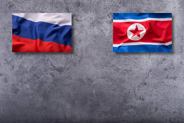 Bandiere di Corea del Nord e Russia. Bandiera della Corea del Nord e della Russia — Foto Stock