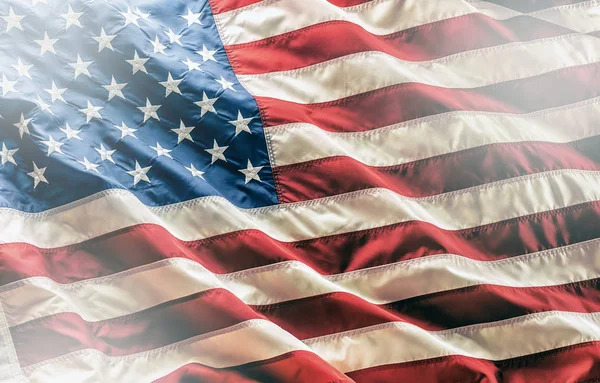 ABD bayrağı. Amerikan bayrağı. Amerikan bayrağı rüzgarda — Stok fotoğraf