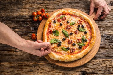 Şef ve pizza. Otel ya da Restoran pizza hazırlama Phef