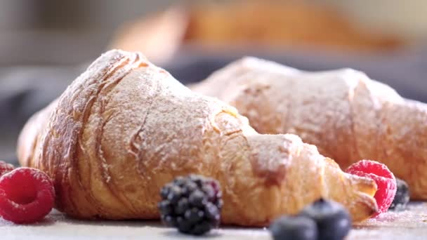 Crunchy Fresh Croissants Raspberries Blackberries Blueberry Melissa Sprinkled Powdered Sugar — Stock Video