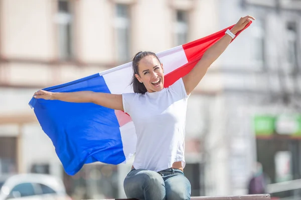 프랑스 뒤에서 깃발을 야외에서 축하하는 — 스톡 사진