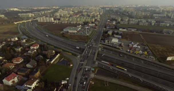 Letecký pohled na dálnici A s sestupného pohybu — Stock video