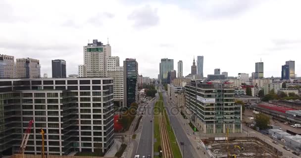 Воздушный беспилотник на улице в Timelapse — стоковое видео