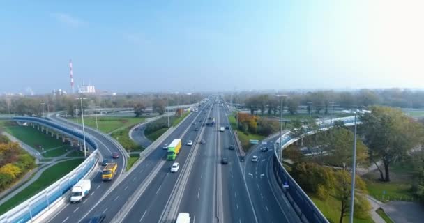 Vista aérea en una autopista — Vídeo de stock
