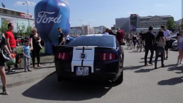 Alto rendimiento del motor de Ford Mustang — Vídeos de Stock